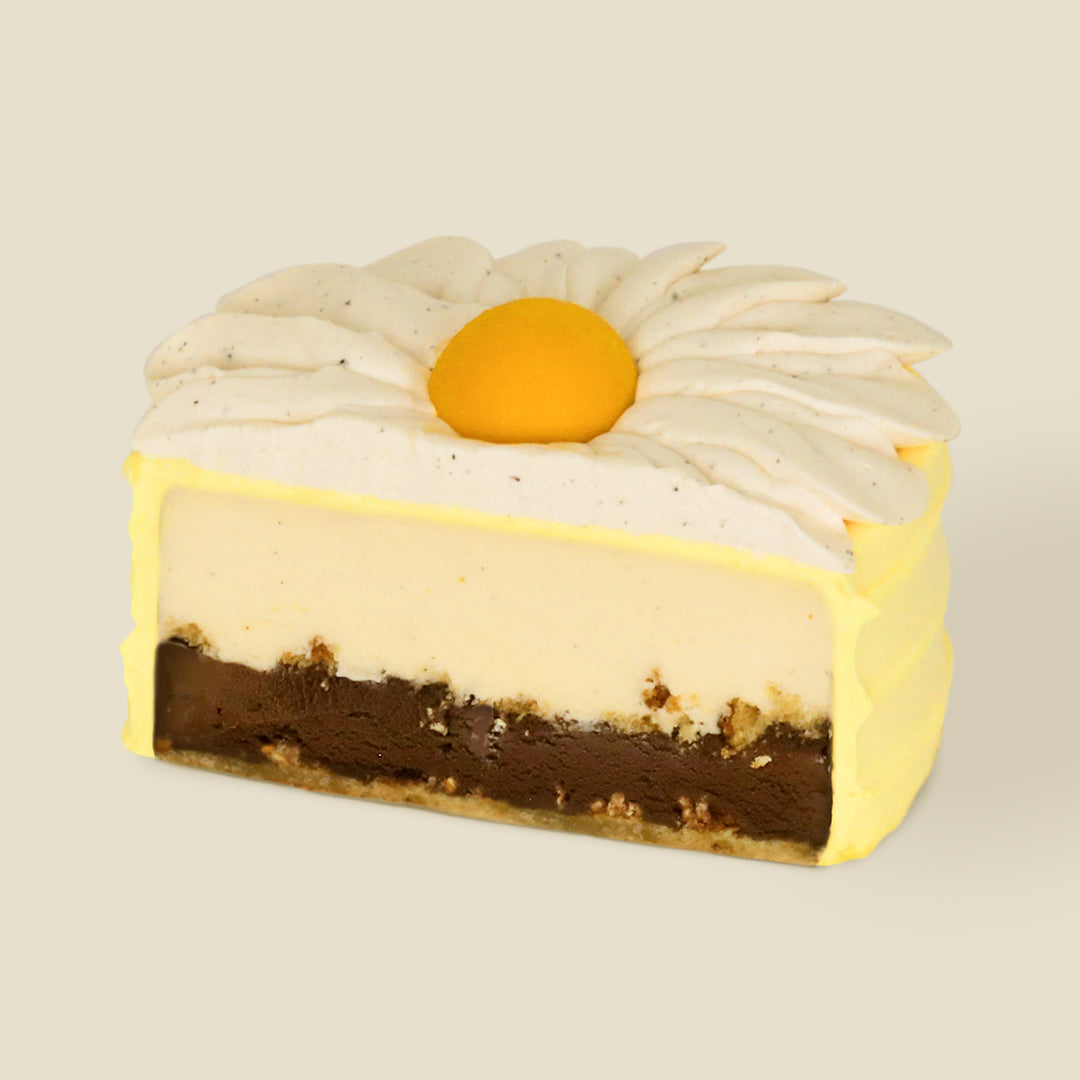 Inside Scoop Daisy Ice Cream Cake
