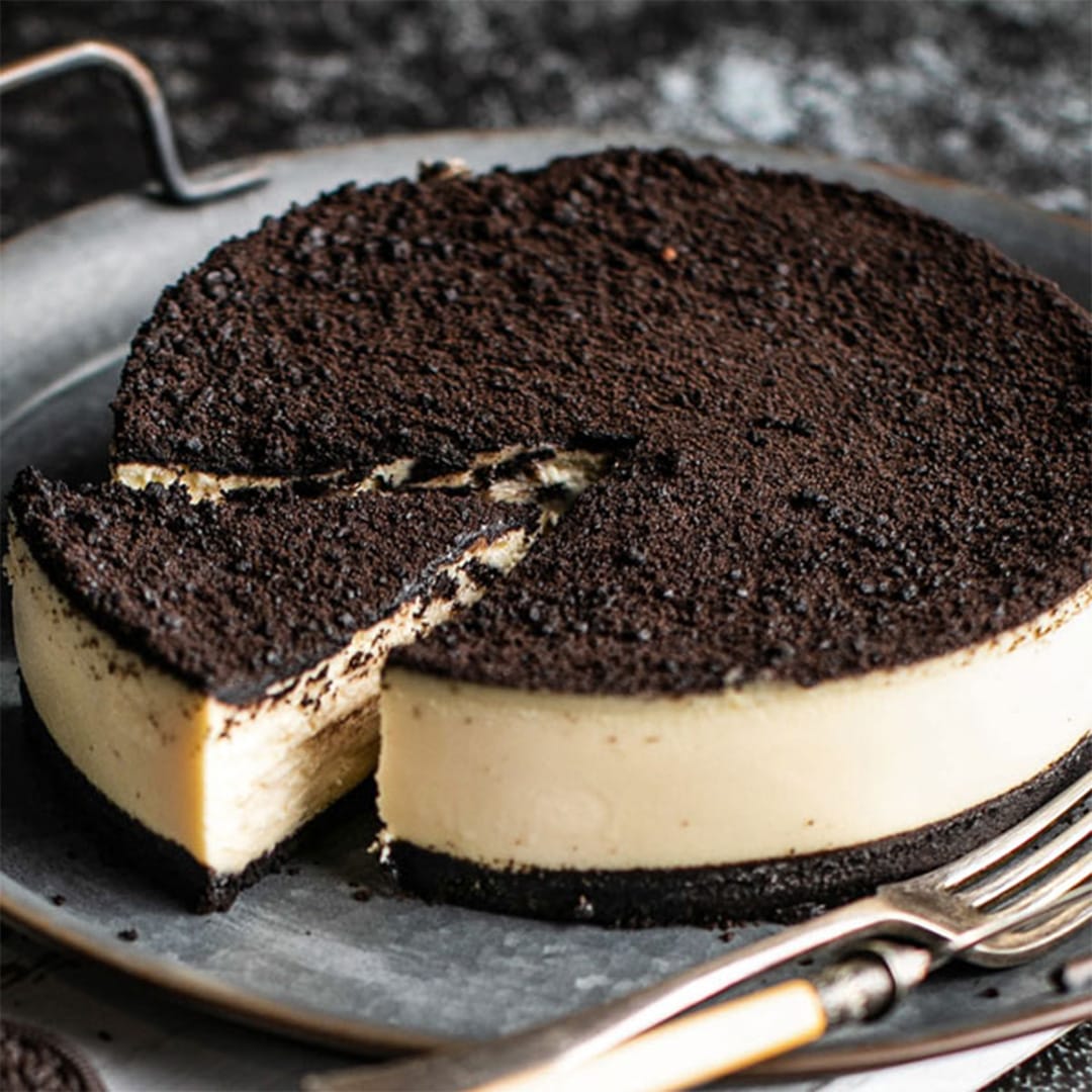 Oreo Cookies & Cream Cheesecake