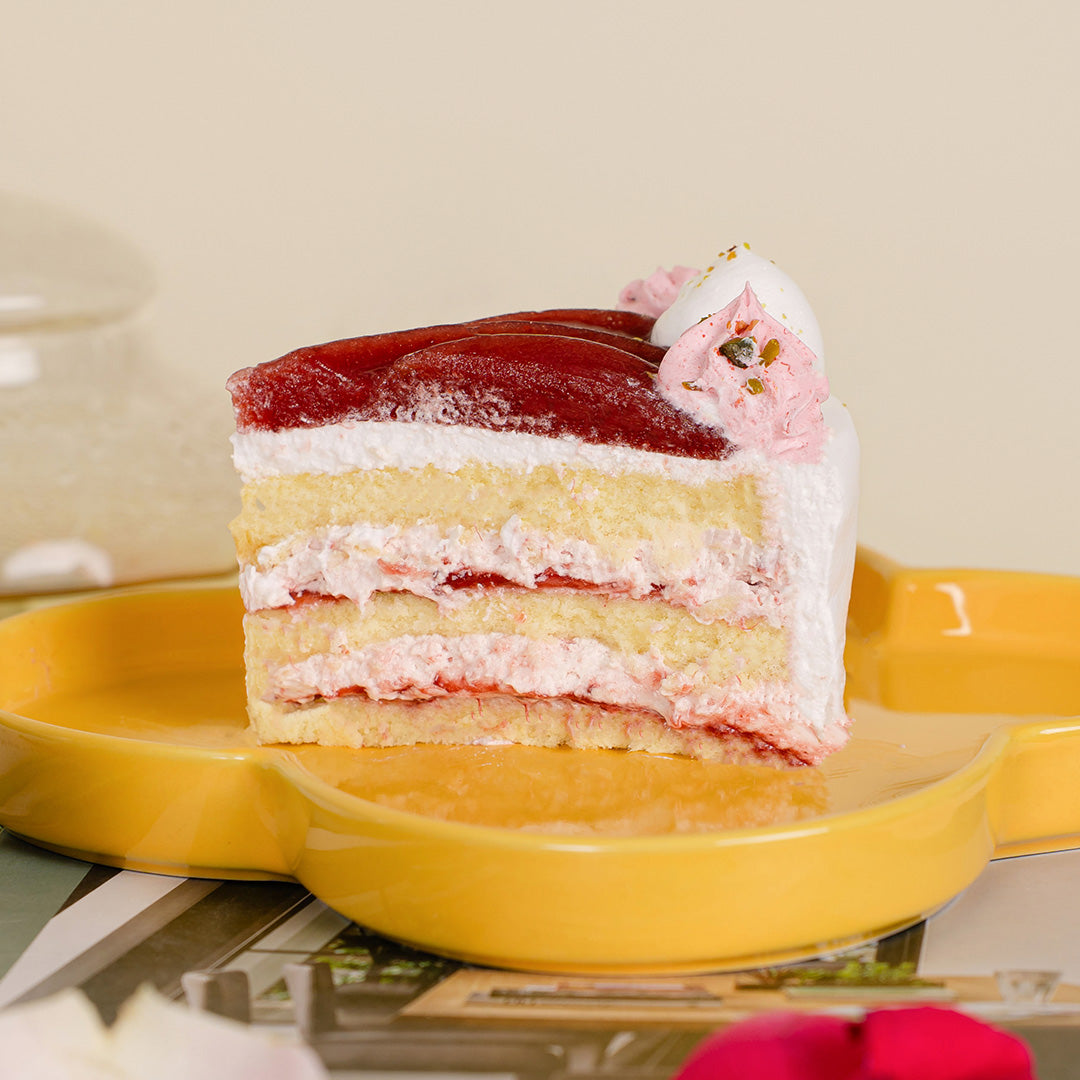 bloomthis-cake-sweet-stuff-strawberry-cake-1080x1080-02