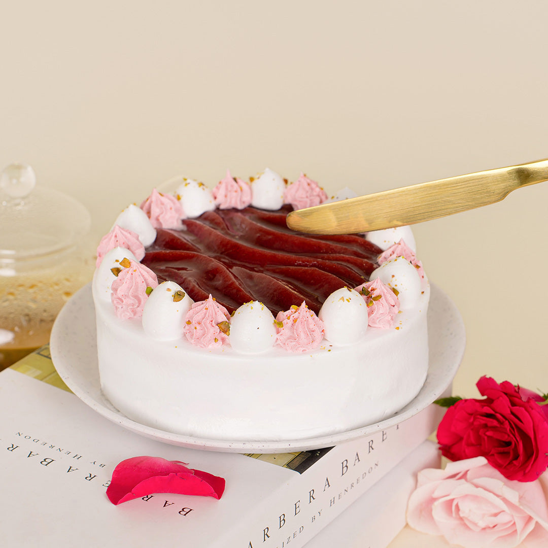 bloomthis-cake-sweet-stuff-strawberry-cake-1080x1080-03