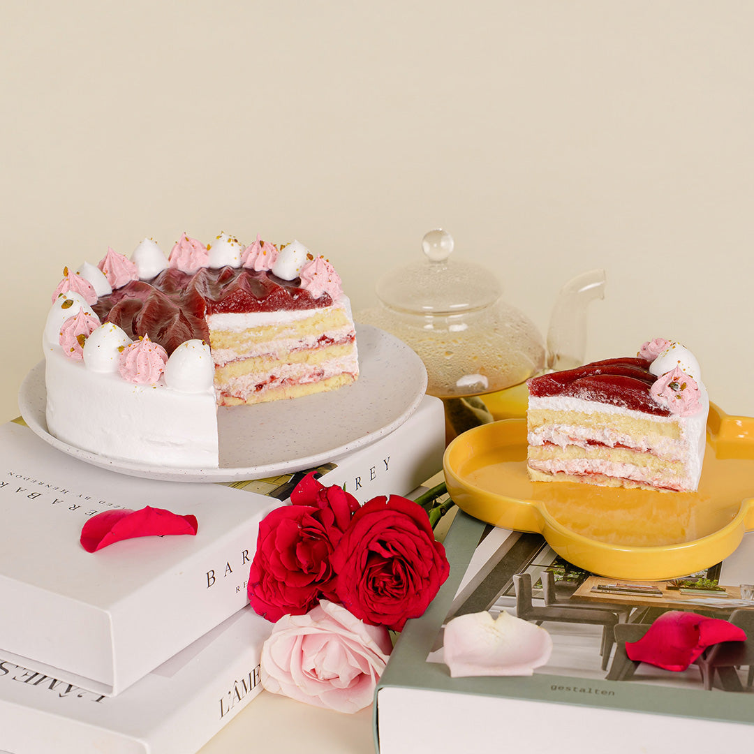 bloomthis-cake-sweet-stuff-strawberry-cake-1080x1080-04