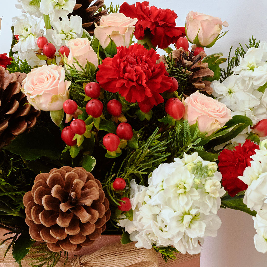 bloomthis-christmas-hat-box-celeste-christmas-flower-box-1080x1080-05