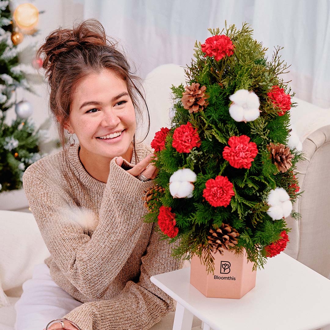bloomthis-christmas-hat-box-gabrielle-christmas-tree-flower-box-1080x1080-04