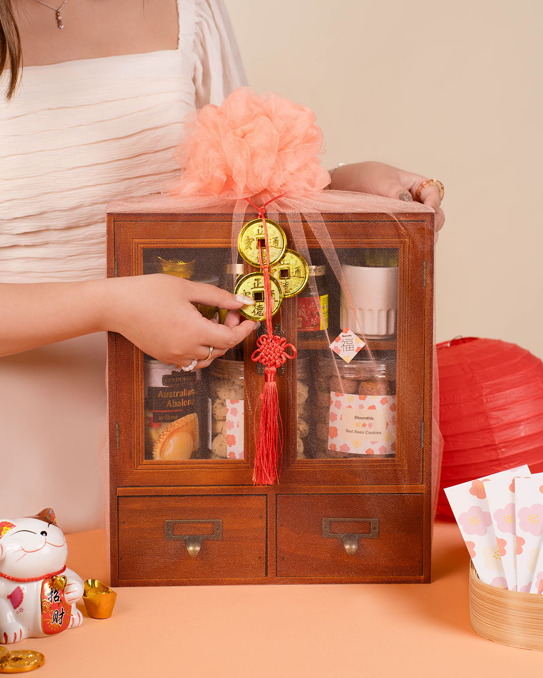 bloomthis-cny-gift-vintage-cupboard-treasure-chinese-new-year-gift-set-1080x1350-02