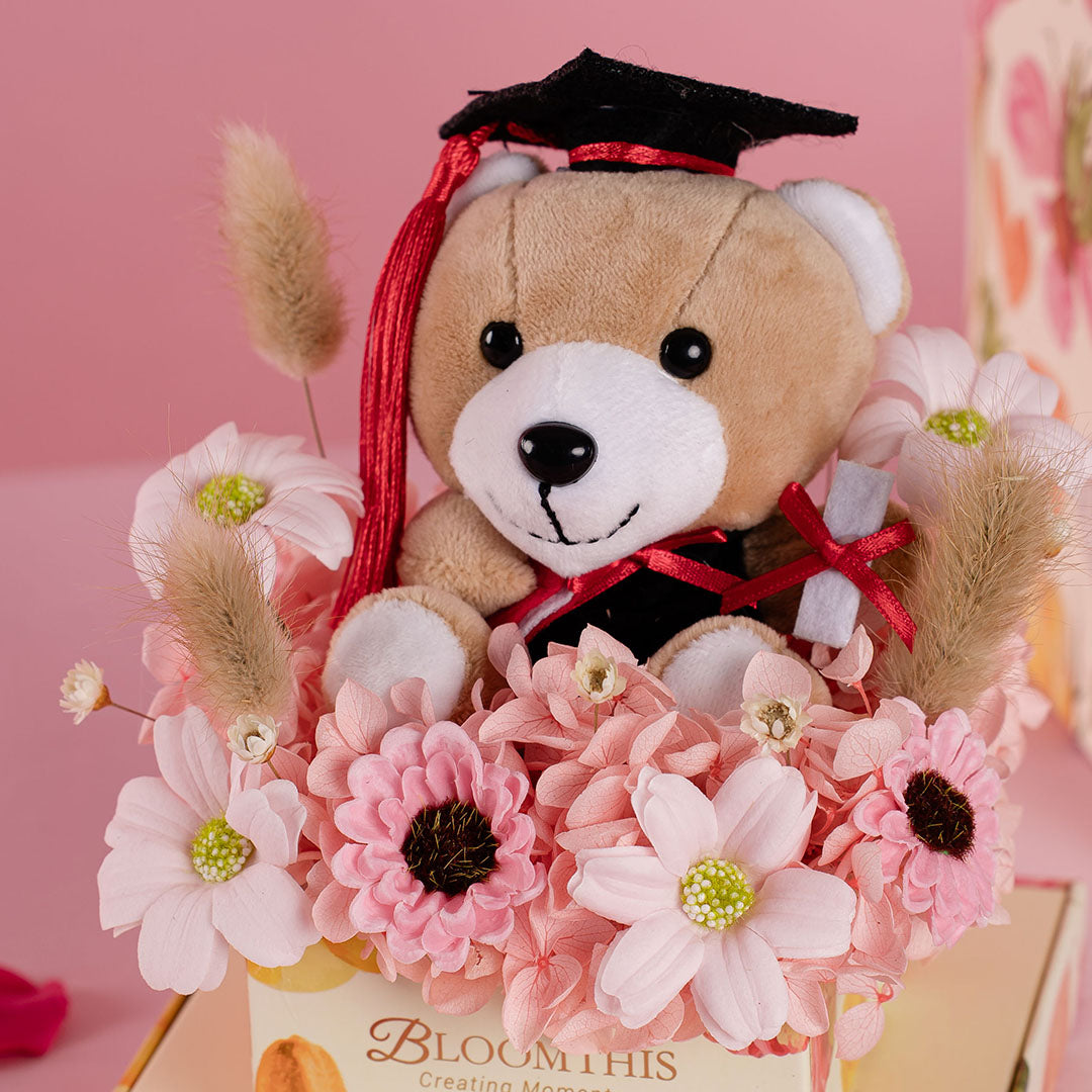 bloomthis-everlasting-endeavour-pink-soap-preserved-flower-graduation-bear-memento-gift-box-1080x1080-05