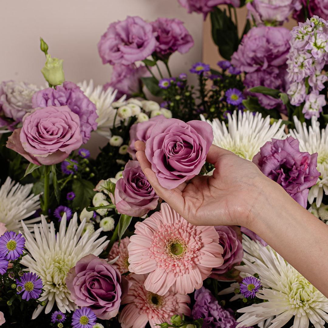 bloomthis-flower-stand-harmonia-premium-condolence-flower-stand-1080x1080-02