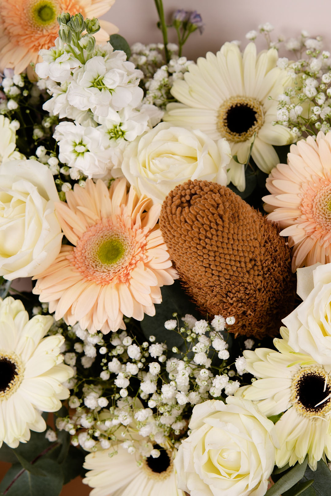 bloomthis-flower-stand-tranquil-condolence-funeral-flower-stand-1080x1620-03_bd60691c-28a1-489b-b7d5-44219b8e4015