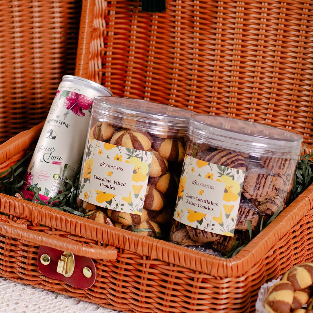 bloomthis-gift-momen-bahagia-bamboo-basket-raya-gift-set-1080x1080-02