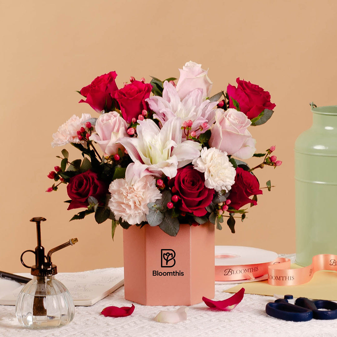 bloomthis-hat-box-beatrice-rose-lily-flower-box-1080x1080-03_cfd71cd7-ecef-4e27-9f4f-36df10033f4a