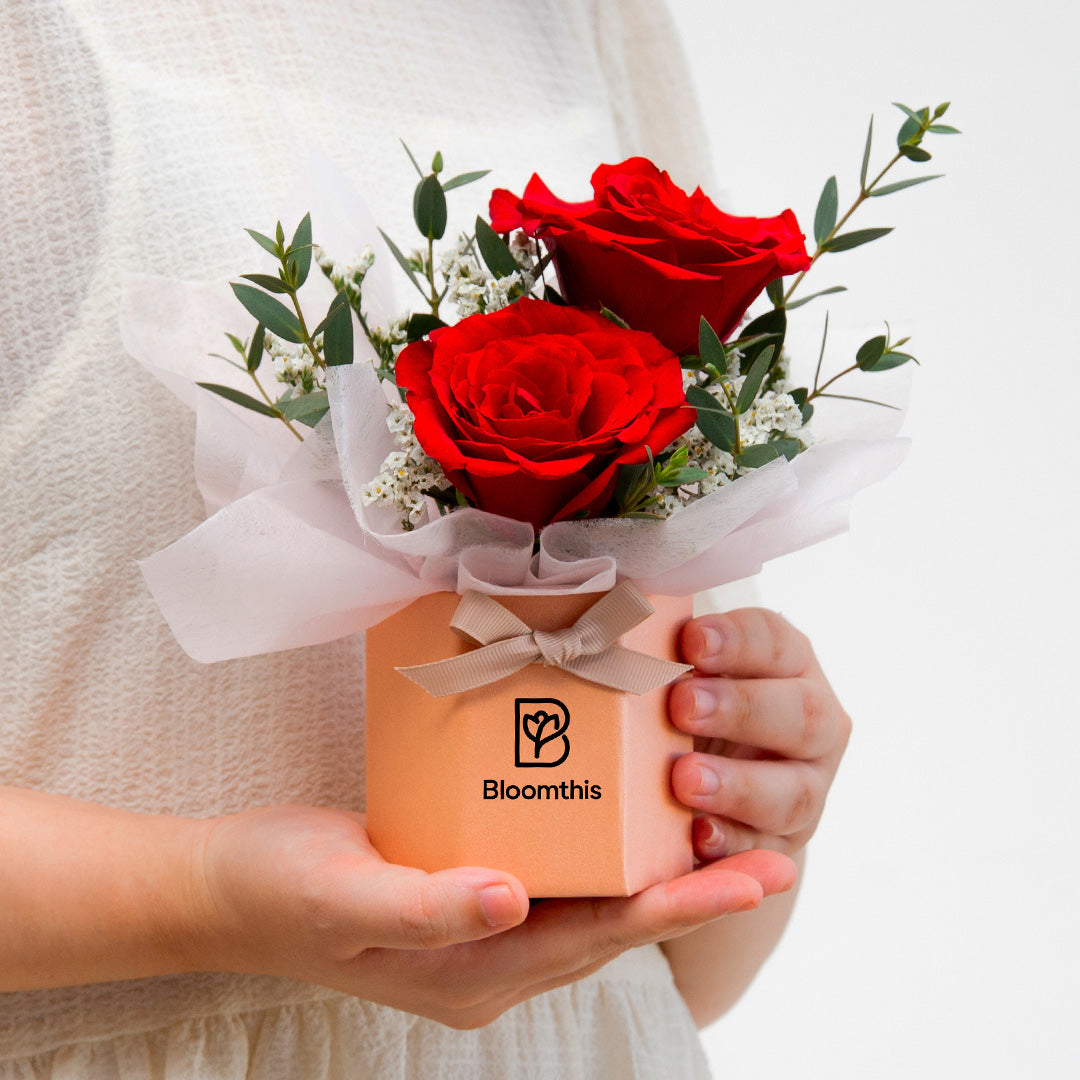 bloomthis-hat-box-chandra-rose-mini-flower-box-1080x1080-02_31fa9a22-2cd5-49c6-ae6e-141420ddffb0