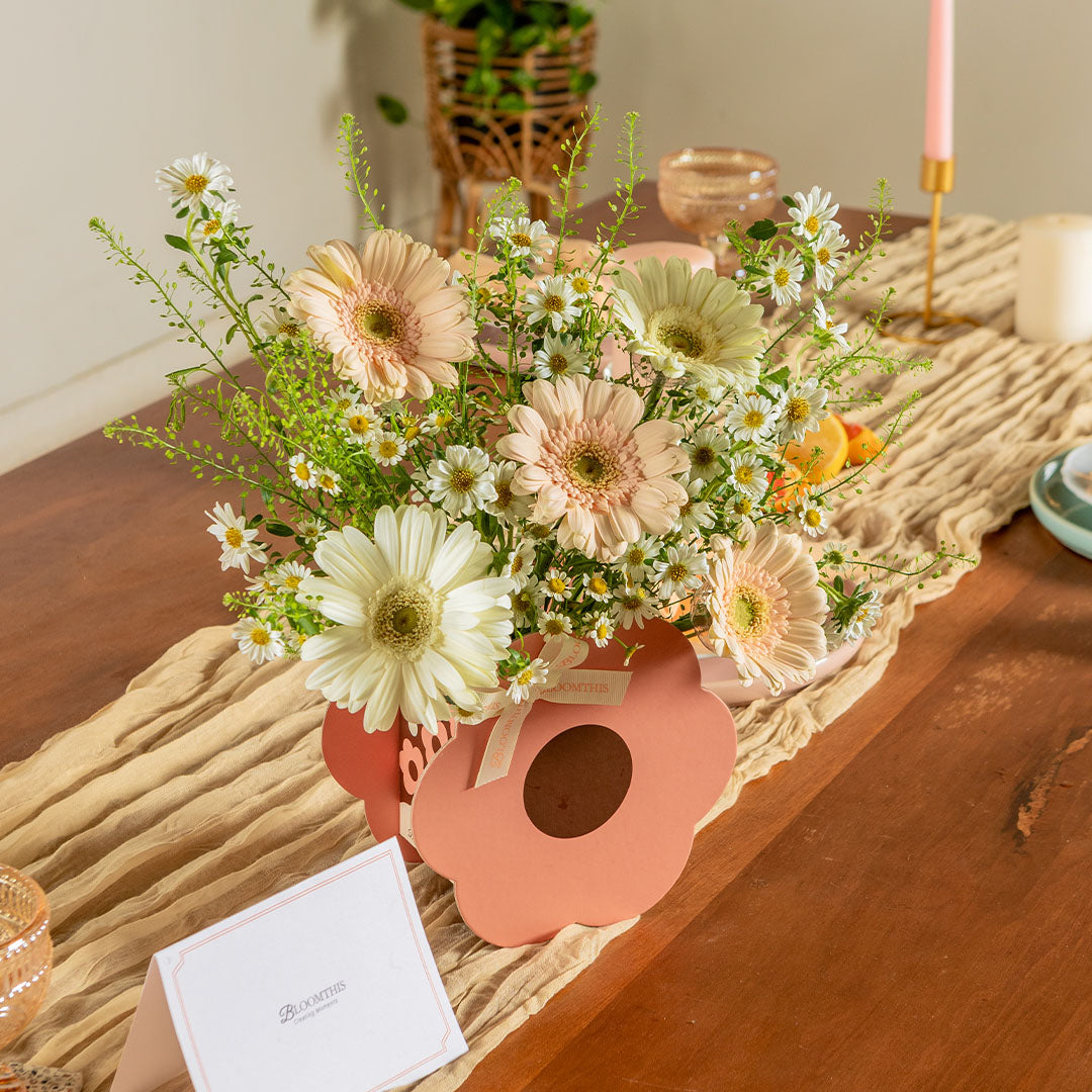 Hana White Gerbera Machino Flower Box