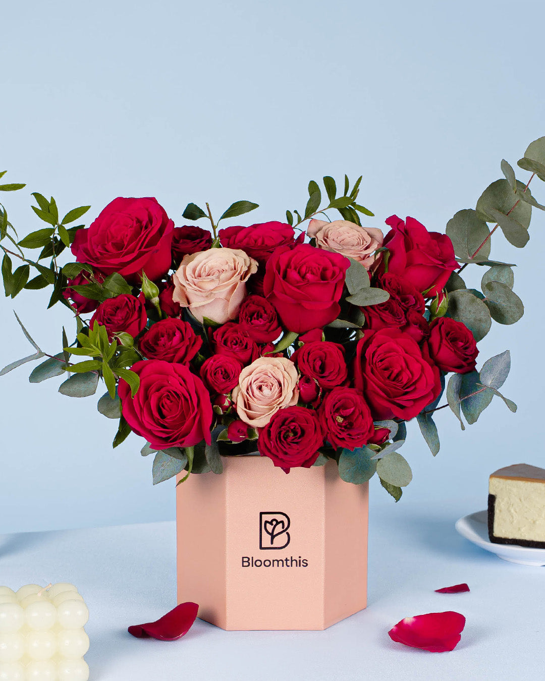 bloomthis-hat-box-lauren-red-rose-flower-box-1080x1350-03_1d69fe54-10de-4846-90ed-d8595270b3f3