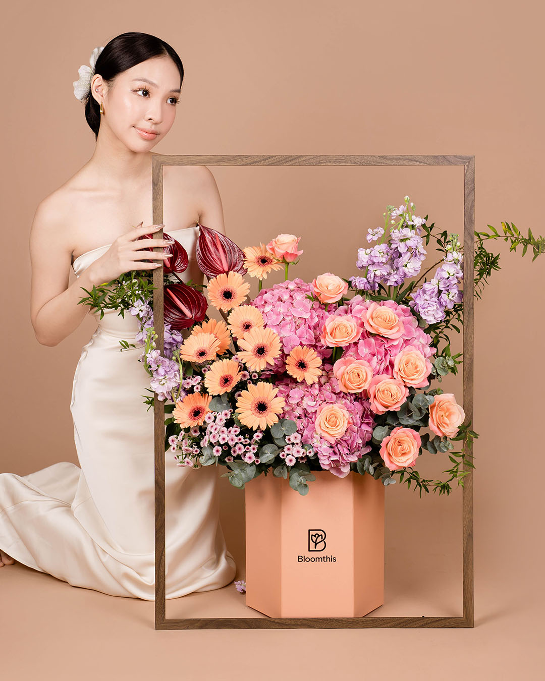 bloomthis-hat-box-luxe-aira-rose-gerbera-flower-box-1080x1350-03