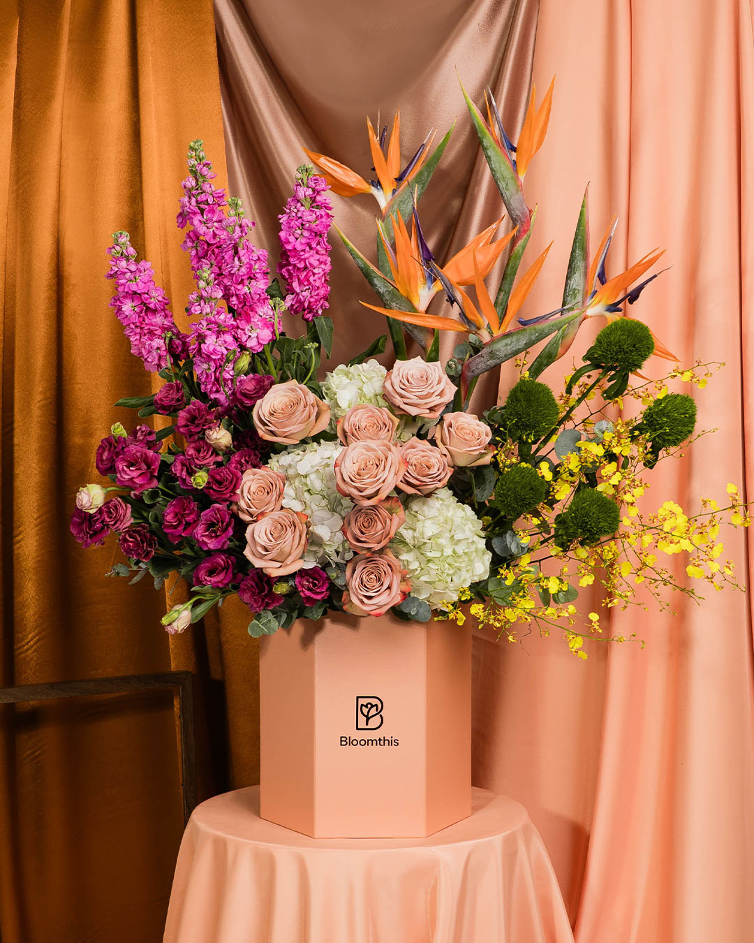 bloomthis-hat-box-luxe-ameera-matthiola-rose-flower-box-1080x1350-02