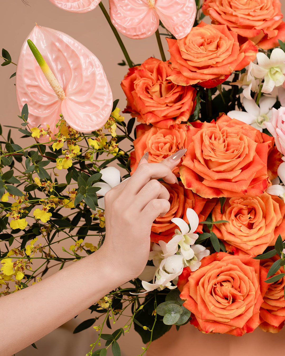 bloomthis-hat-box-luxe-euphemia-rose-anthurium-flower-box-1080x1350-04