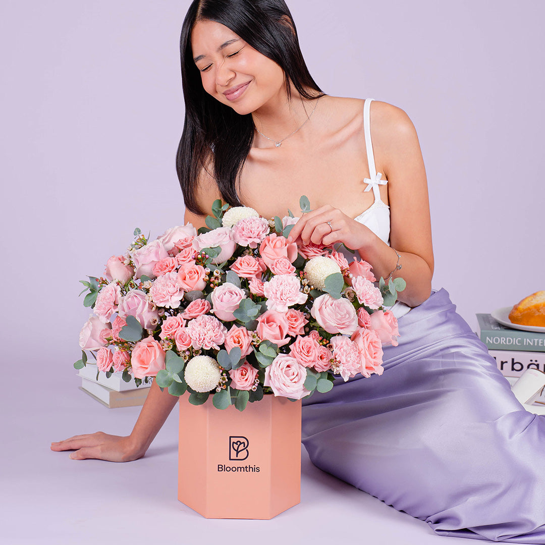 bloomthis-hat-box-nadine-pink-carnation-flower-box-1080x1080-02