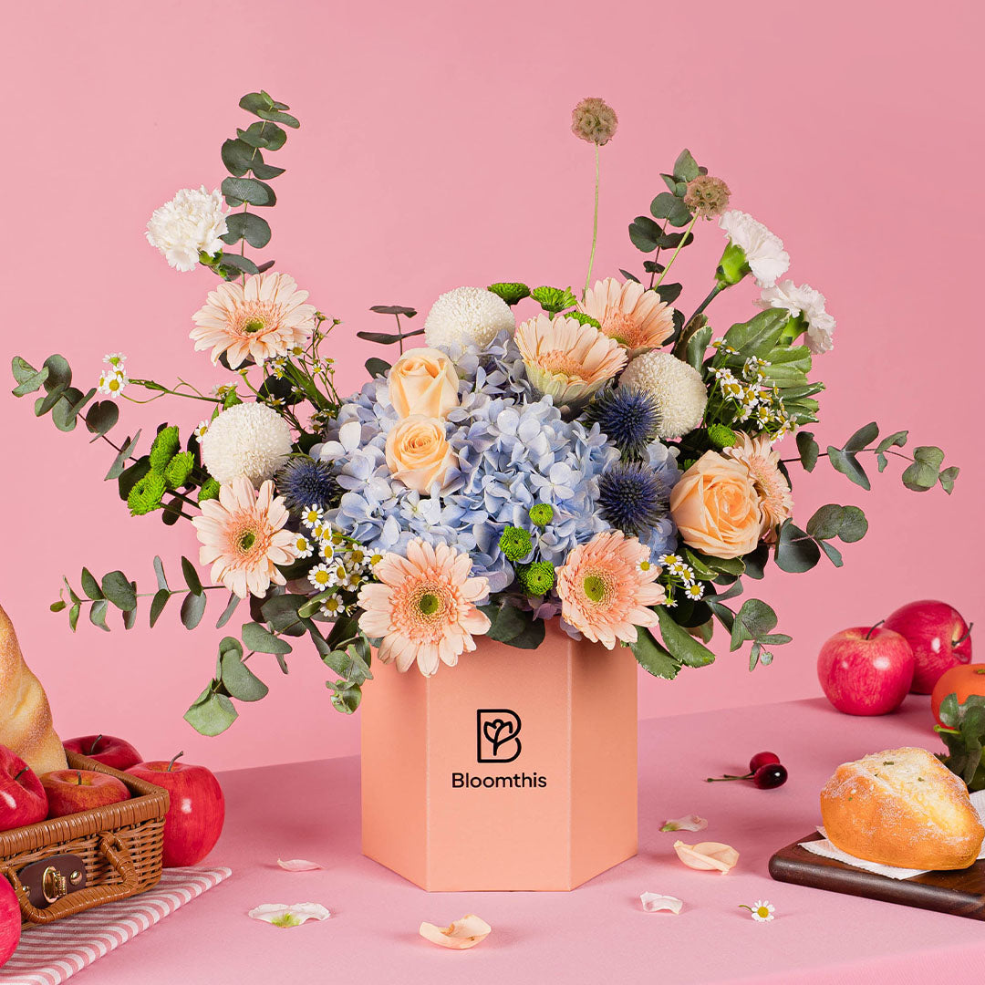 bloomthis-hat-box-nataniel-blue-hydrangea-flower-box-1080x1080-01