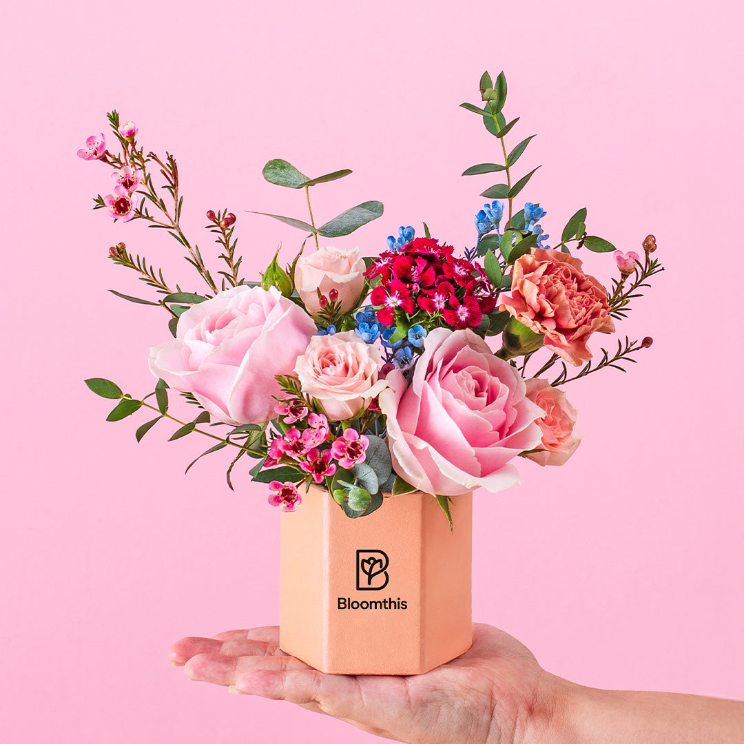 bloomthis-hat-box-selene-rose-mini-flower-box-1080x1080-01_65bc74ea-0384-4328-9ede-df9ae19e6f00