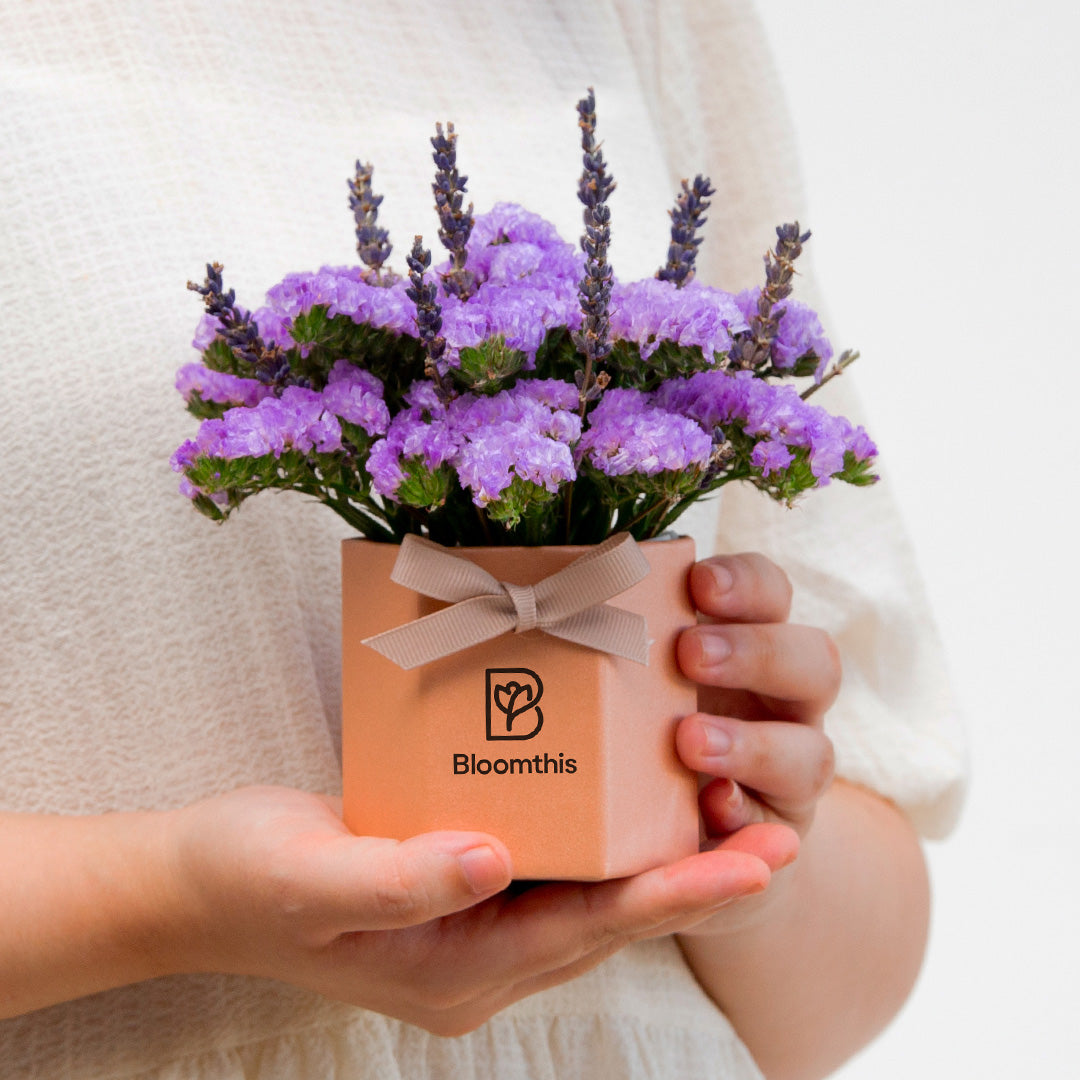 bloomthis-hat-box-shamimi-statice-mini-flower-box-1080x1080-02_19819f15-69ee-463a-81bc-b5fd483b8dc6