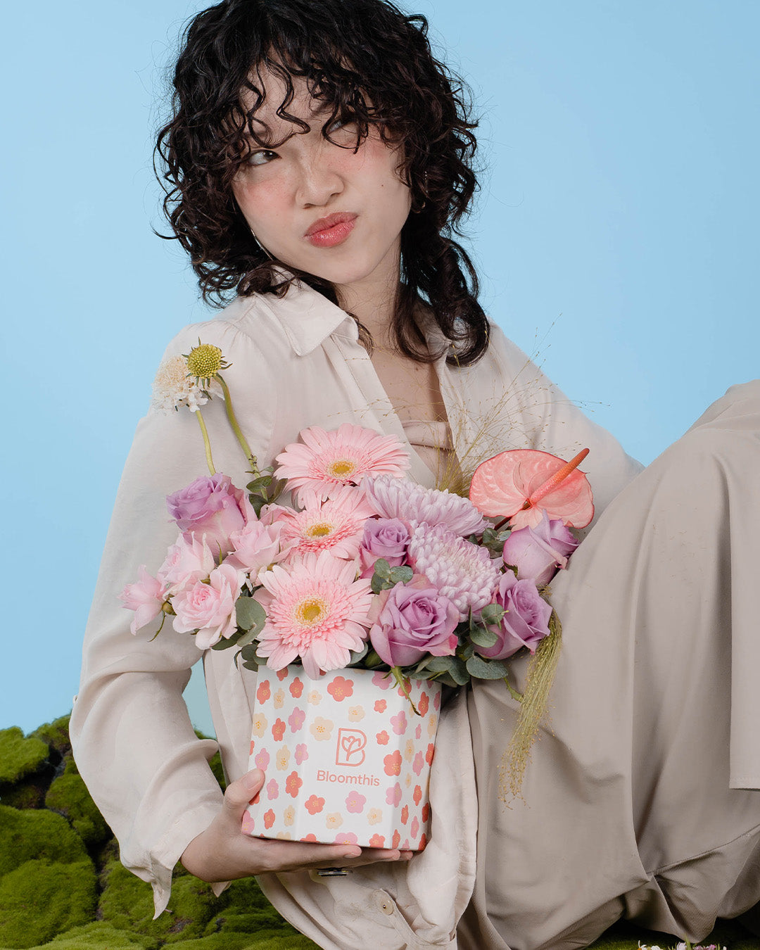 bloomthis-hat-box-spring-whimsy-ayame-pink-gerbera-flower-box-1080x1350-04