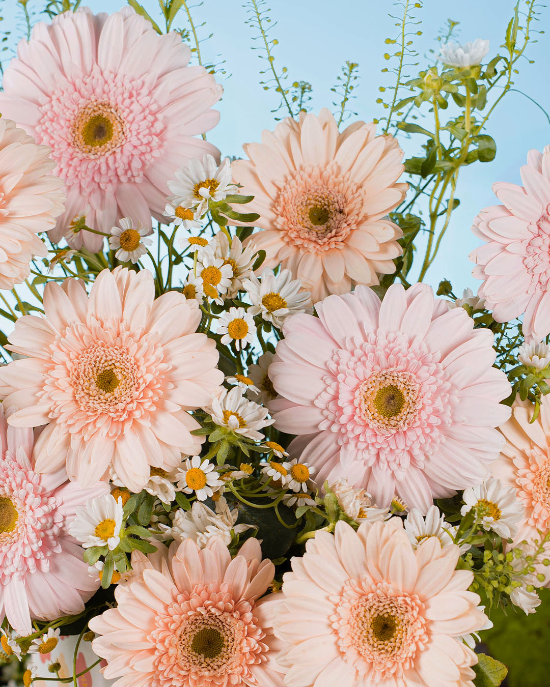 bloomthis-hat-box-spring-whimsy-hana-pink-gerbera-flower-box-1080x1350-05