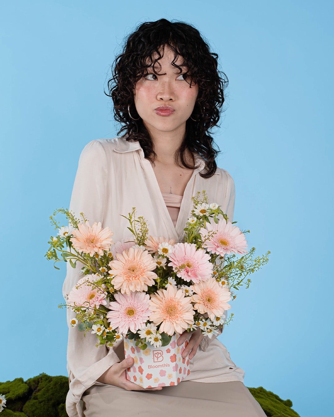 bloomthis-hat-box-spring-whimsy-hana-pink-gerbera-flower-box-1080x1350-06