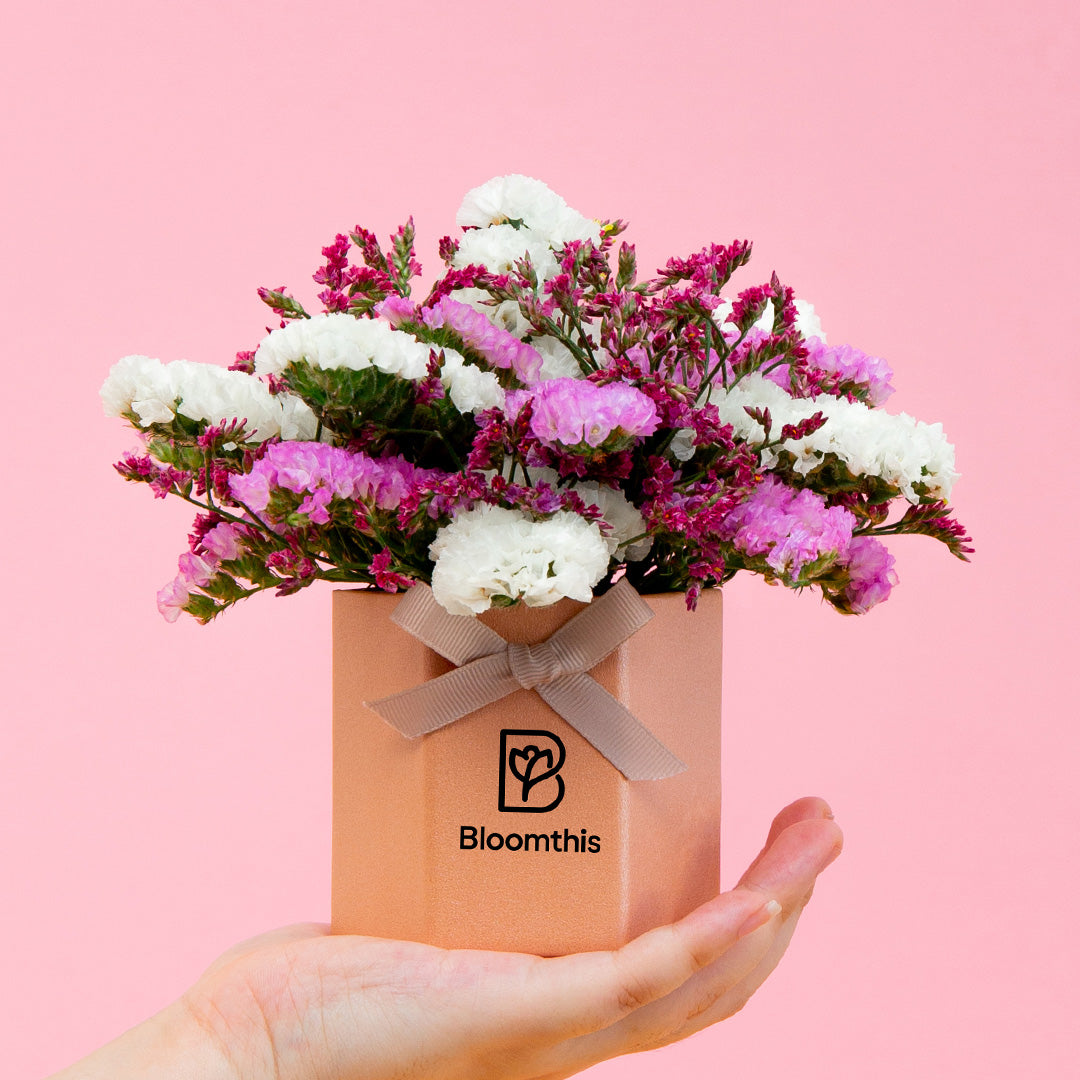bloomthis-hat-box-wimberly-statice-mini-flower-box-1080x1080-01_940dc6f2-a8f9-4674-85b9-6d8cef691402