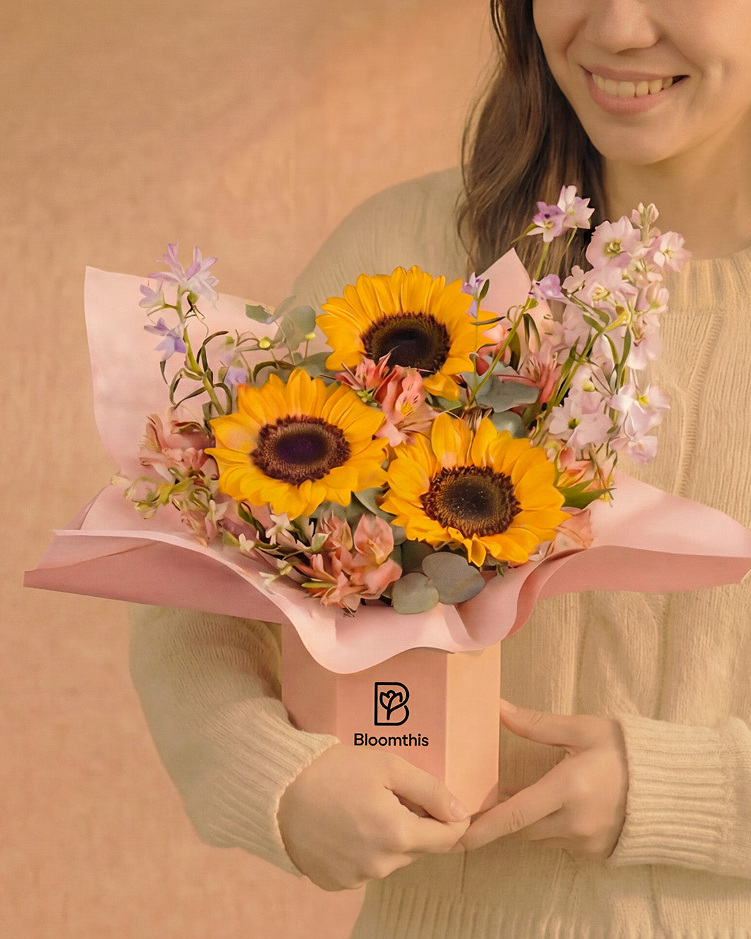 bloomthis-hat-box-zooey-yellow-sunflower-flower-box-1080x1350-04_da88b58c-1e36-4103-b806-36c6cb19e3ca