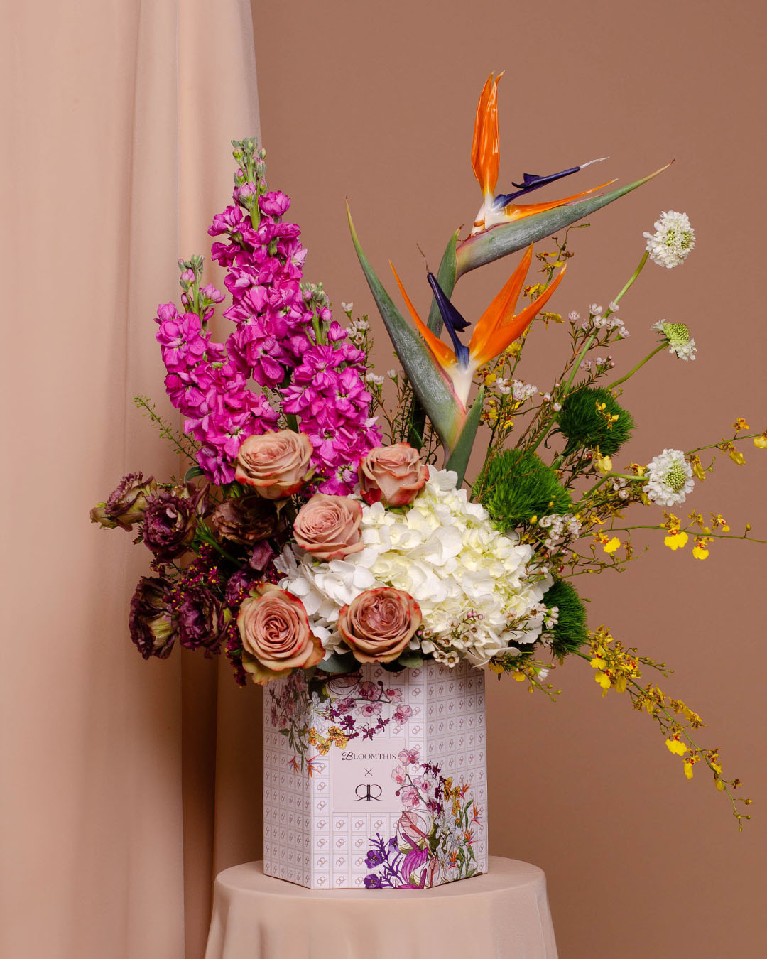 bloomthis-rr-hat-box-ameera-matthiola-rose-rr-by-rizman-ruzaini-flower-box-1080x1350-01