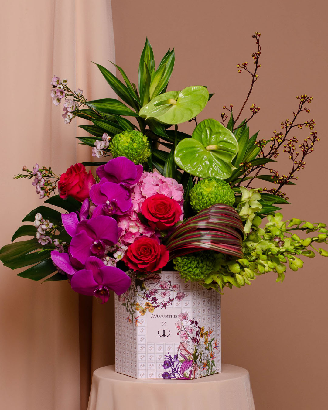 bloomthis-rr-hat-box-arissa-hydrangea-phalaenopsis-rr-by-rizman-ruzaini-flower-box-1080x1350-01