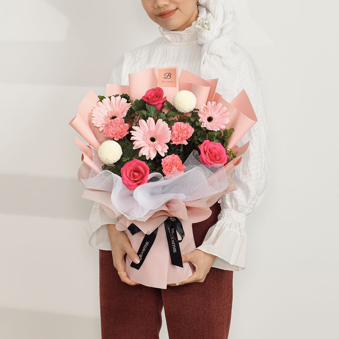 Marilyn Pink Carnation Bouquet (MD)
