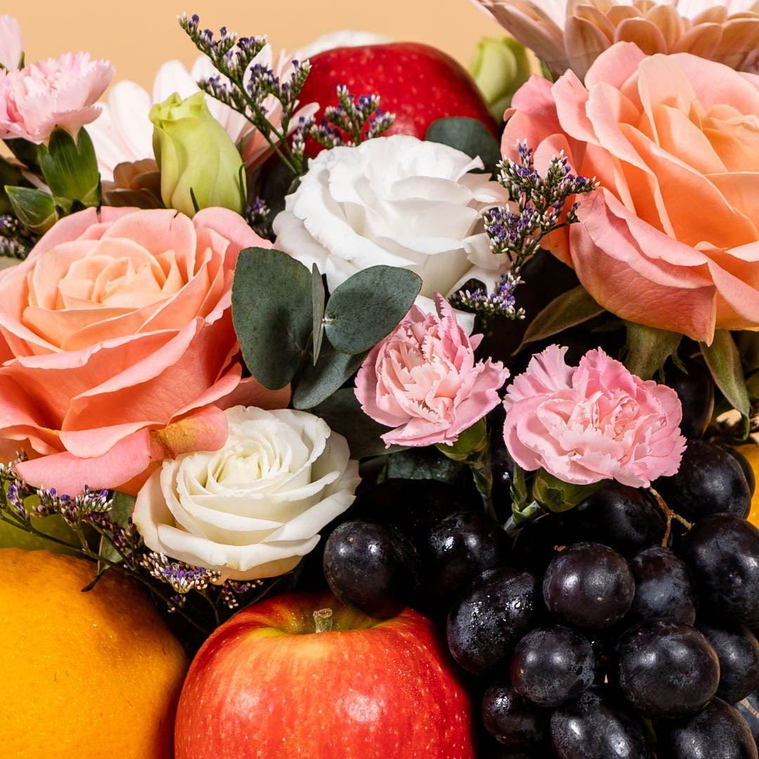 Larissa Flowers & Fruits Gift Box