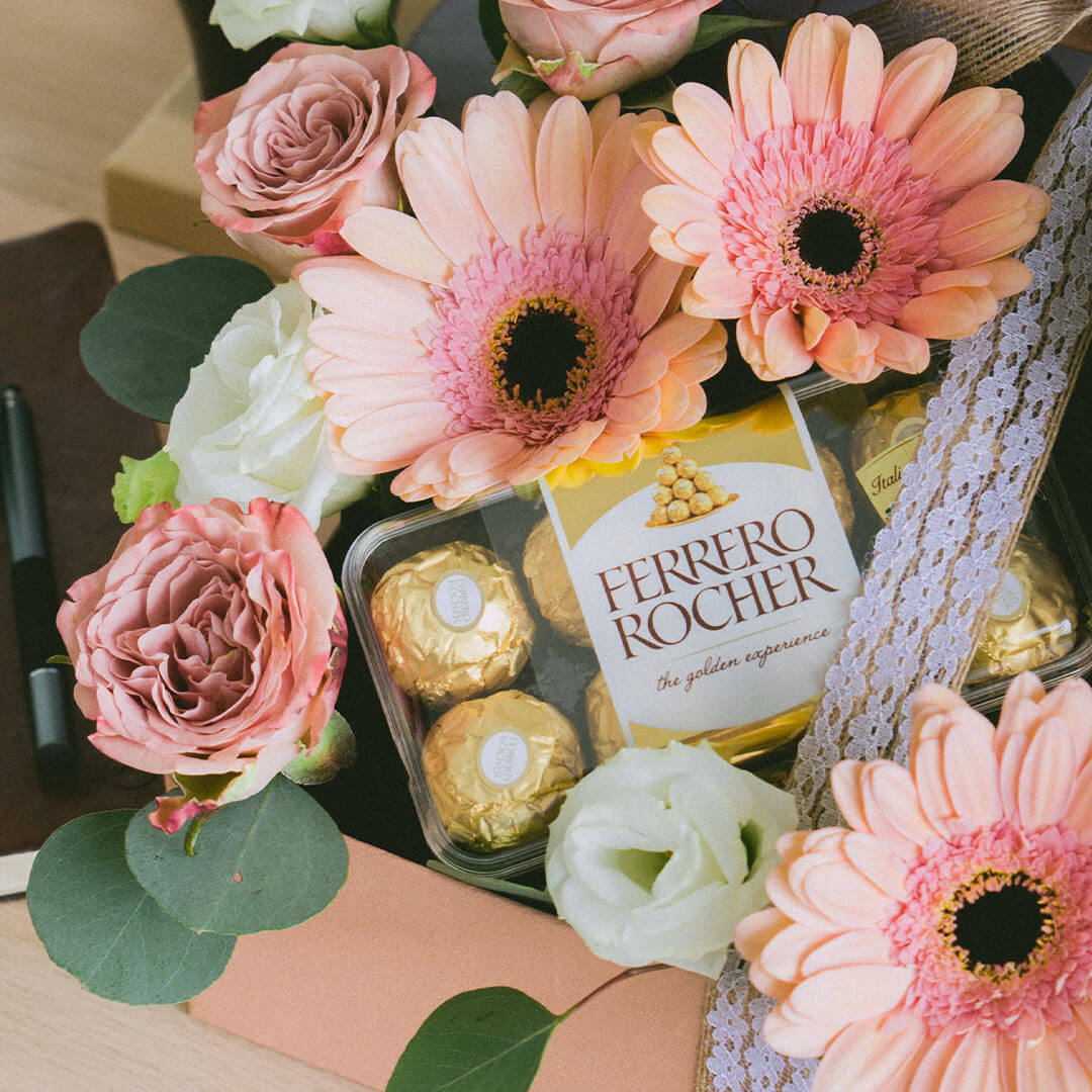 Blake Flower & Ferrero Chocolate Gift Set