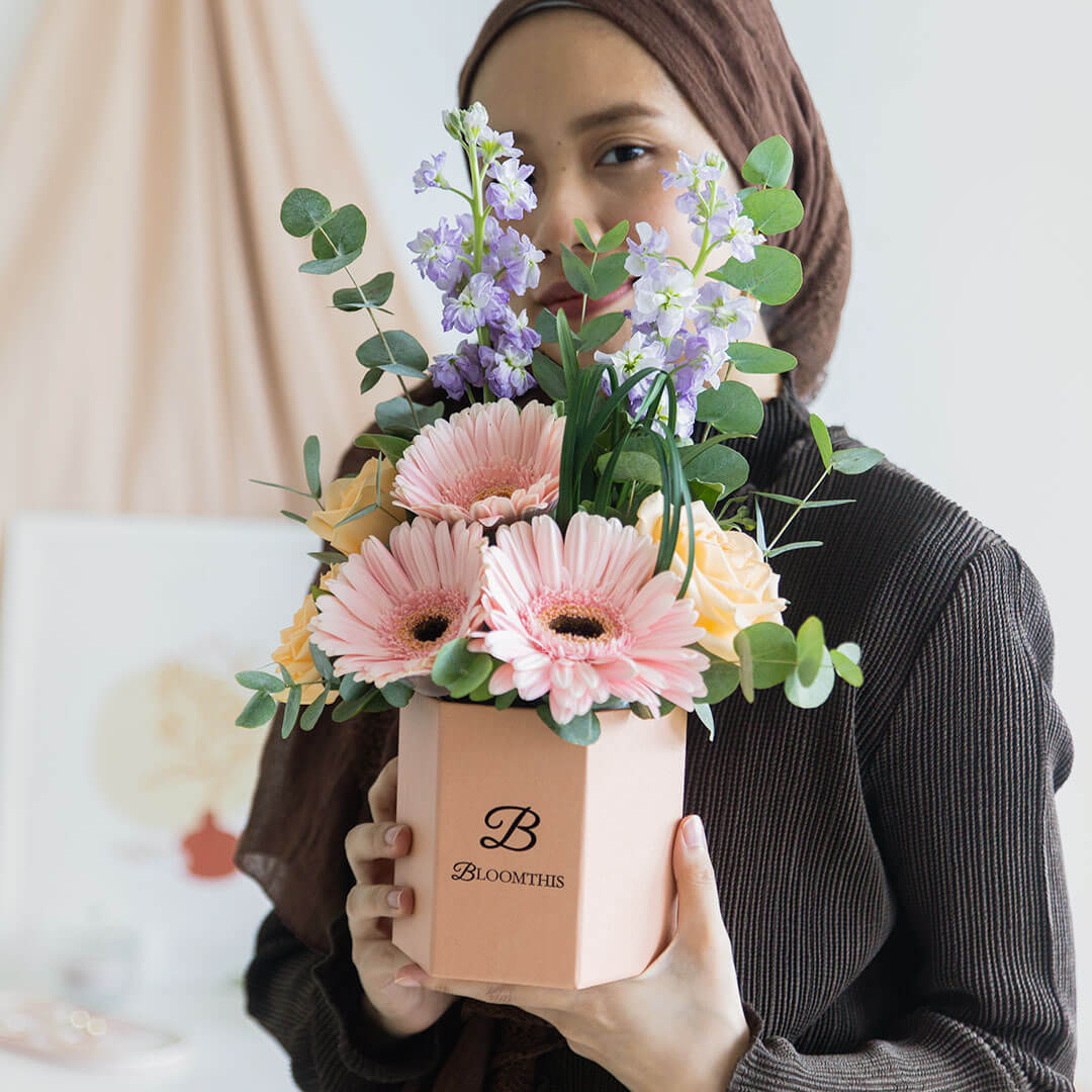 Naomi Pink Gerbera Flower Box (VD)