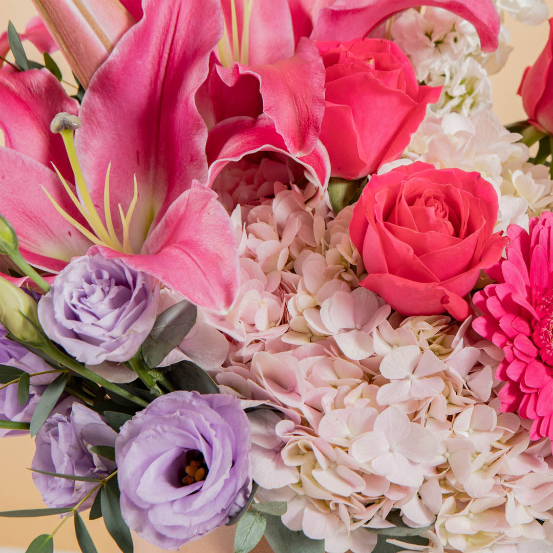 Sera Pink Lily Flower Box